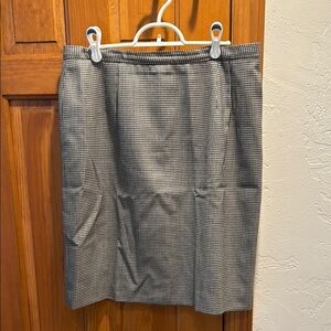 Talbots Gray Houndstooth Pencil Skirt